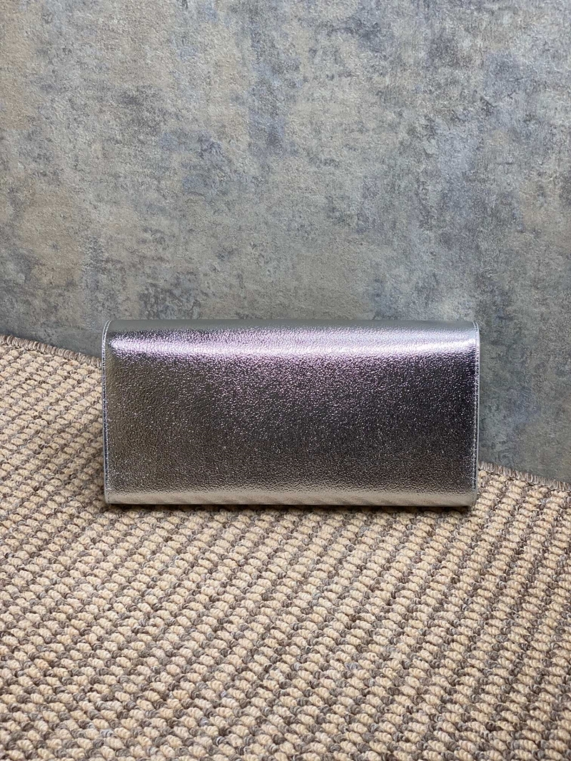 Y51 clutch bags